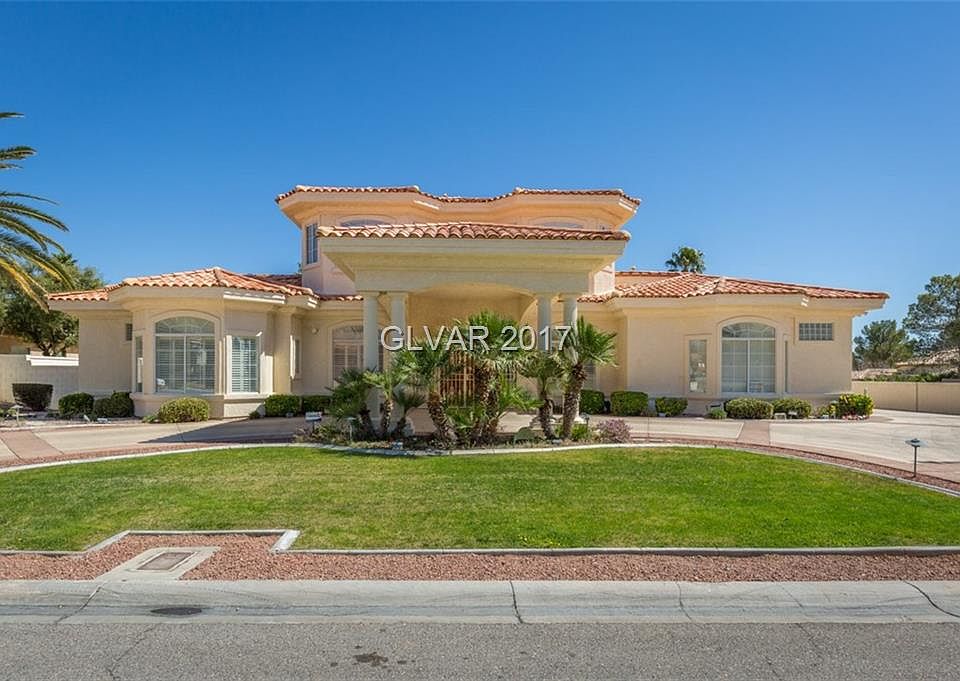 2nd image of 2130 Palm Canyon Ct