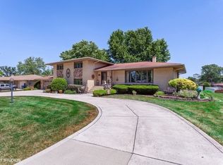 9211 S 87th Ct, Oak Lawn, IL