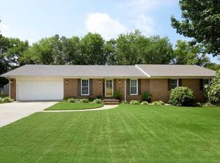125 Kensington Dr, Florence, AL 35633