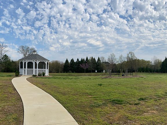 4th image of 310 Savanna Plains Dr