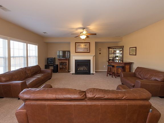 5th image of 4415 Idlewood Dr