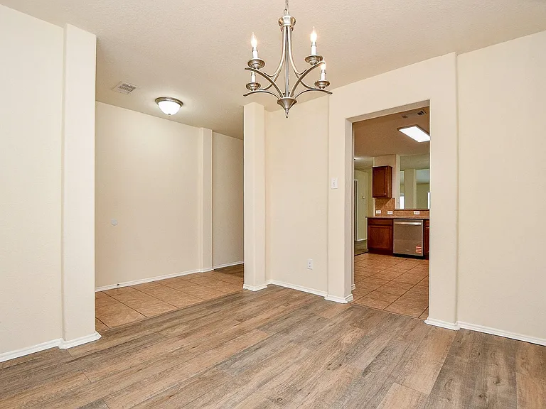 5327 Stonegate Dr — Photo 8