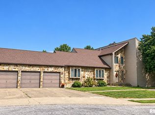 4 Monterey Ct, Jacksonville, IL 62650
