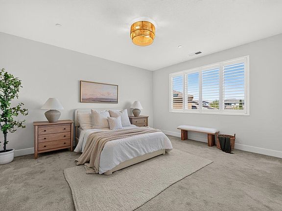 4th image of 4184 Salt Point Way