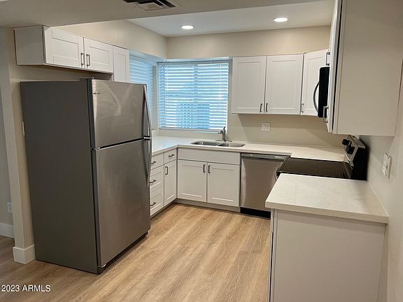 3rd image of 2311 E HARTFORD Avenue #10