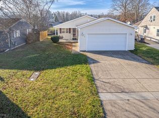 128 E 5th St, Williamstown, WV 26187