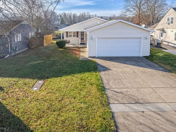 128 E 5th St, Williamstown, WV 26187