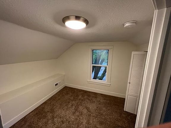 4th image of 625 22nd Ave NE