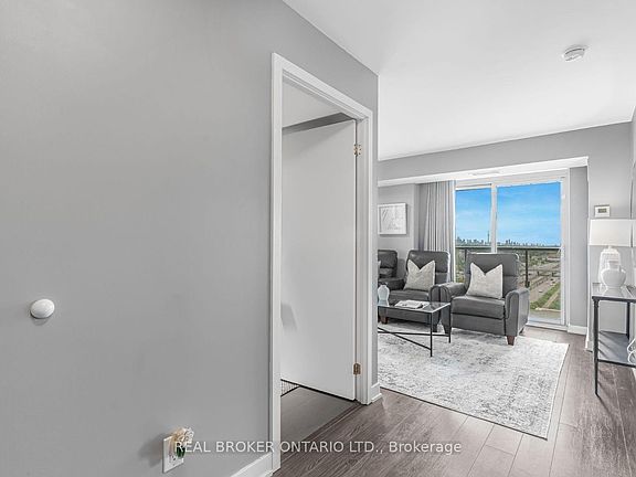 5th image of 160 Flemington Rd #1304