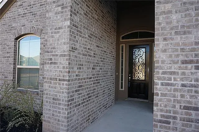 2449 Lyla Ln — Photo 3