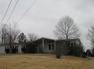 1207 Hillview Ln, Chapmansboro, TN 37035