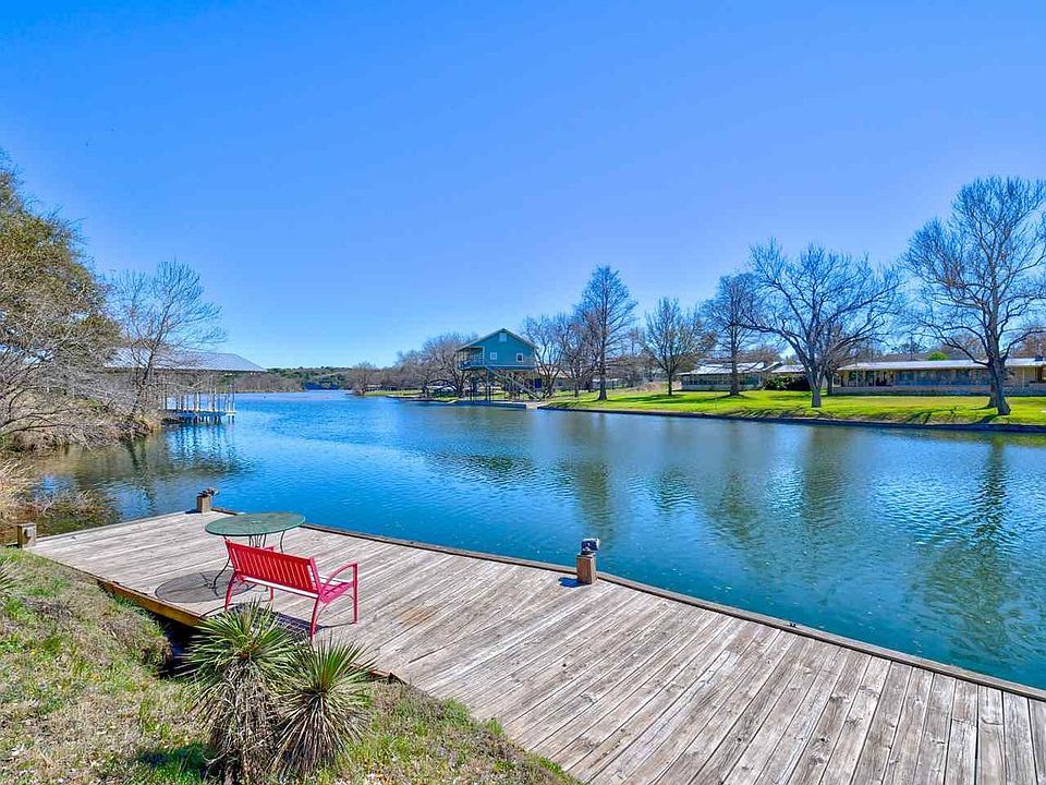 1st image of 126 Lake Shore Dr
