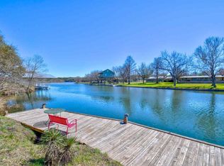 126 Lake Shore Dr, Sunrise Beach, TX 78657
