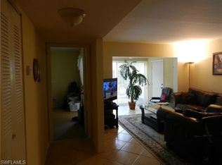 1025 Foxfire Ln APT 108, Naples, FL 34104