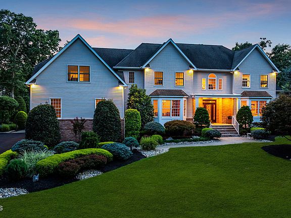 3rd image of 8 Duke Court