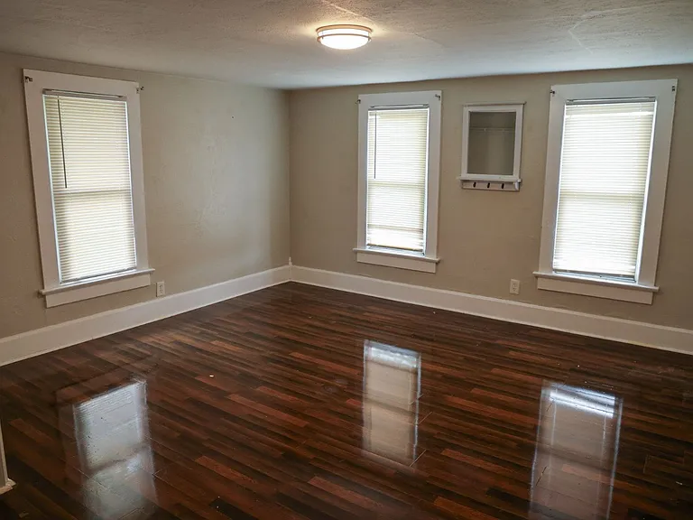 435 Ballard Ave — Photo 16