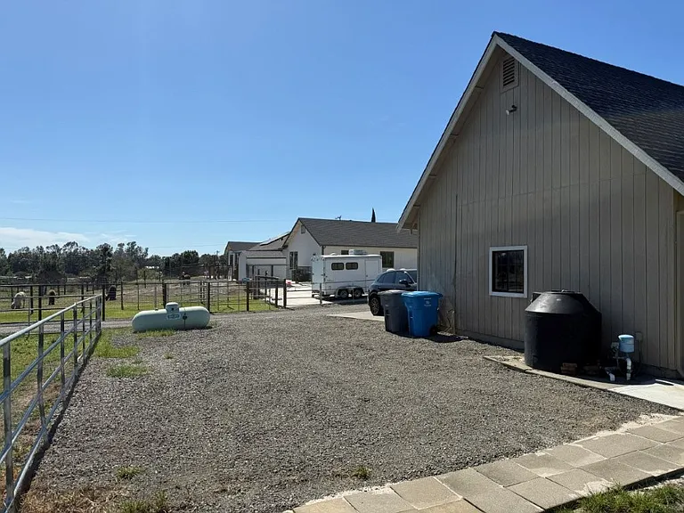 7420 Clement Rd — Photo 81