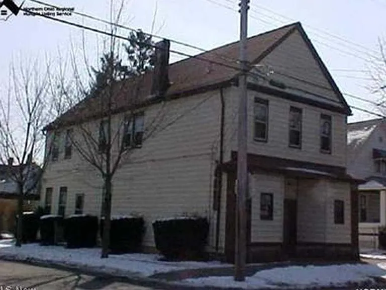 3465 W 54th St — Photo 2