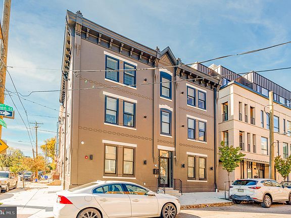 2nd image of 1723 Francis St #3B