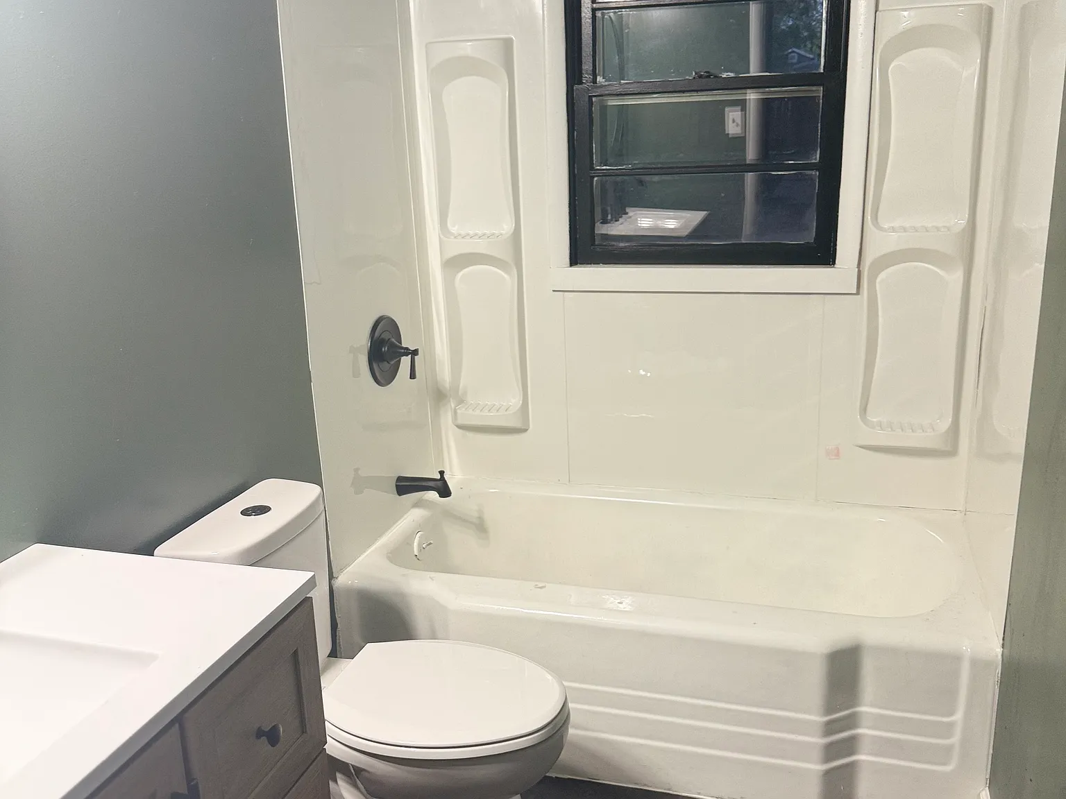 554 S All Hallows Ave — Photo 2