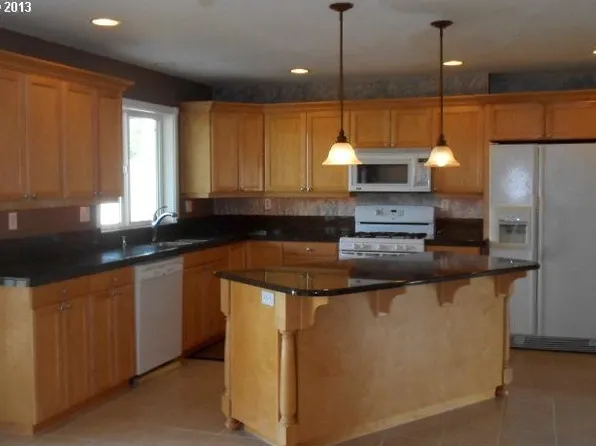 13485 S Cascadia Ct, Molalla, OR 97038