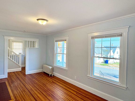 5th image of 63 Smith St