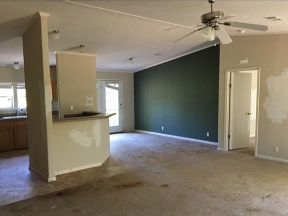 3rd image of 200 Pecan Dr
