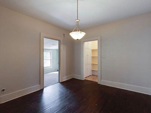 3rd image of 3717 Tacoma Ave