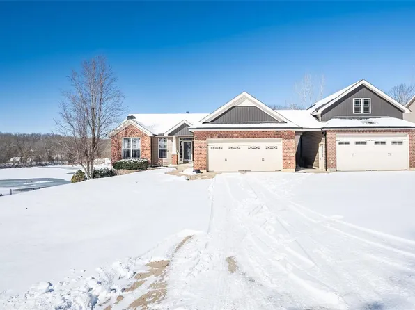 509 Lake Dr, O'Fallon, MO 63366