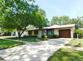 2204 Lantern Hill Dr, Urbana, IL 61802