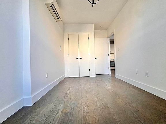 5th image of 824 Saint Johns Pl #4S