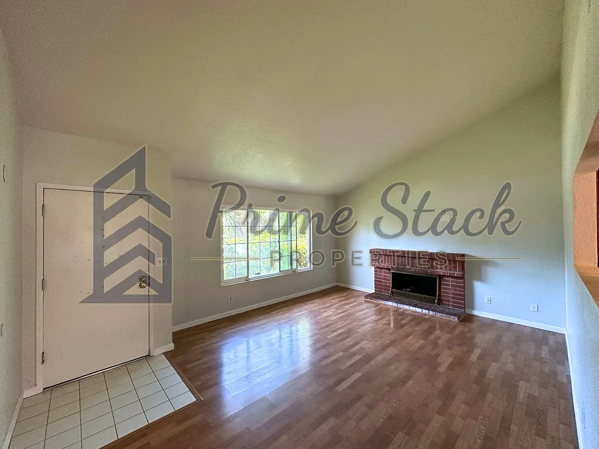 Building Photo - 34443 Colville Pl