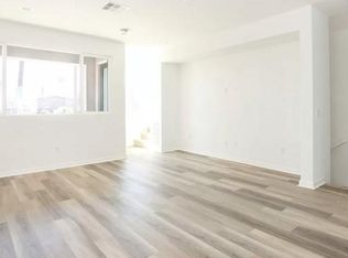 13225 Victory Blvd, Van Nuys, CA 91401