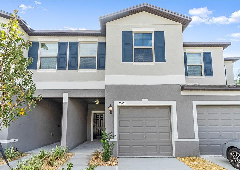 1st image of 9723 Pembrooke Pines Dr