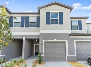 9723 Pembrooke Pines Dr, Ruskin, FL 33573