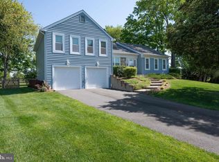15124 Honsena Dr, Centreville, VA 20120