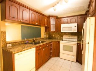 2873 S Belmont Ln, Cooper City, FL 33026