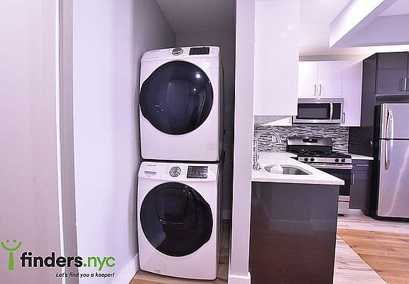 2nd image of 510 Jackson Ave #2F