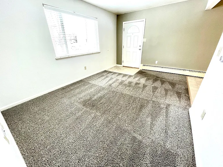 244 Laurel St — Photo 9