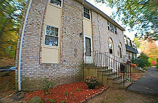 1st image of 104 Morgan Dr