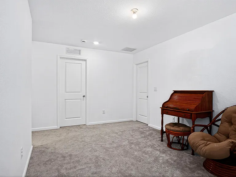 760 Carlyle Way — Photo 31