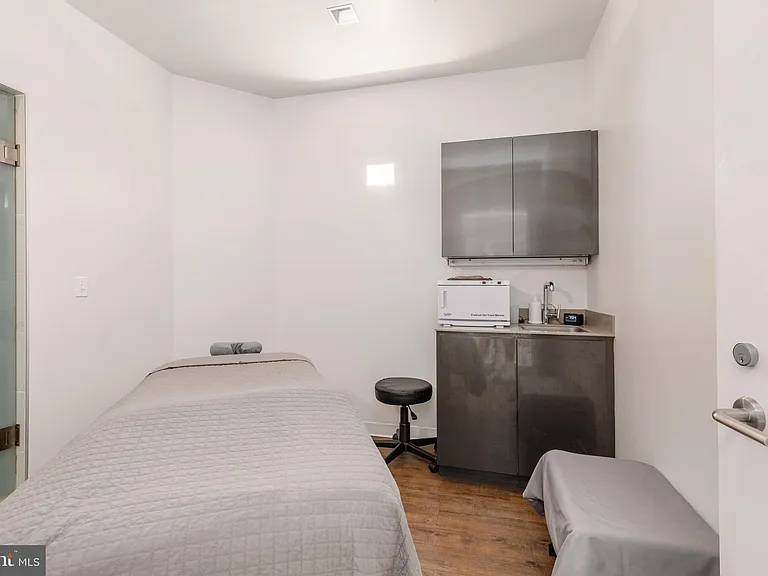210 W Rittenhouse Sq #2106-2107 — Photo 66