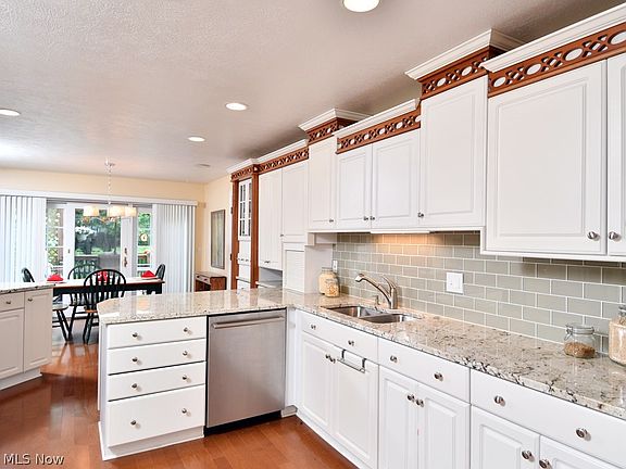 5th image of 20585 Carlton Ct