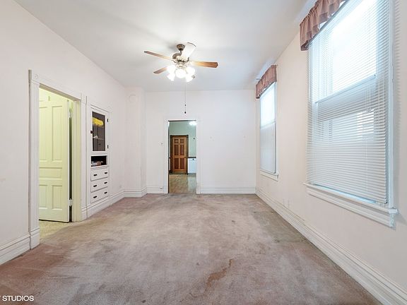 4th image of 2233 N Sawyer Ave