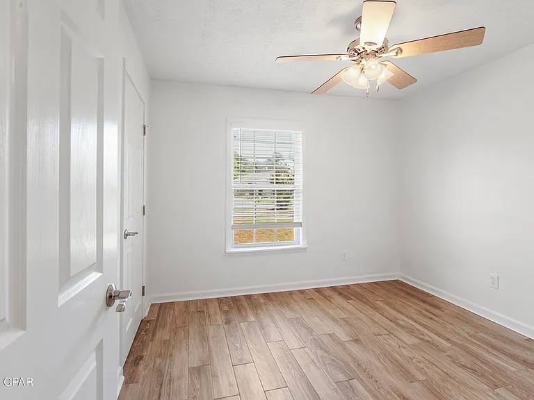 115 Circle Dr — Photo 16
