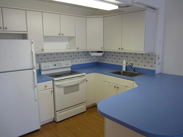 1415 Victoria St #602 — Photo 2