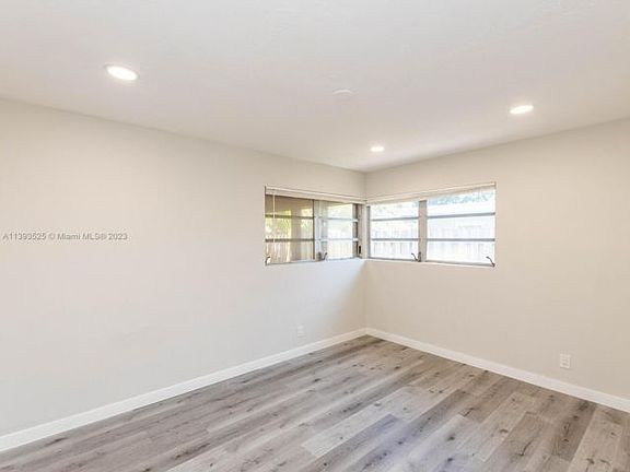 5th image of 1553 NE 46th St #1553