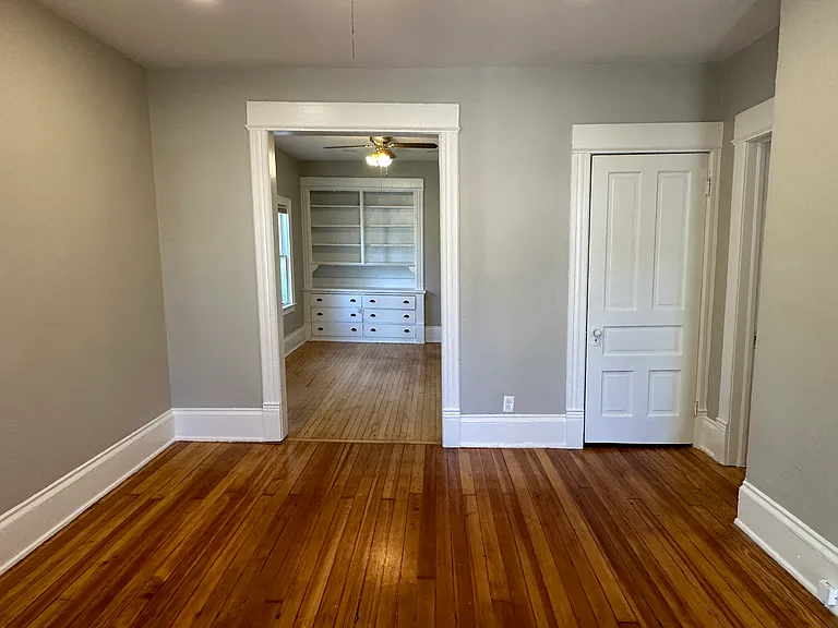 425 E Smith St #1 — Photo 4