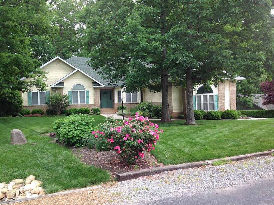 1st image of 130 Vinita Ln