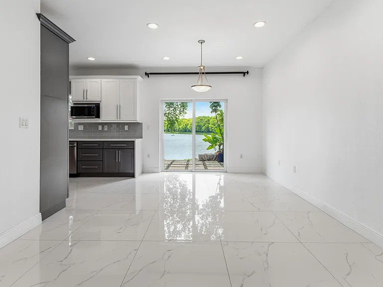 5056 SW 141st Ave — Photo 44